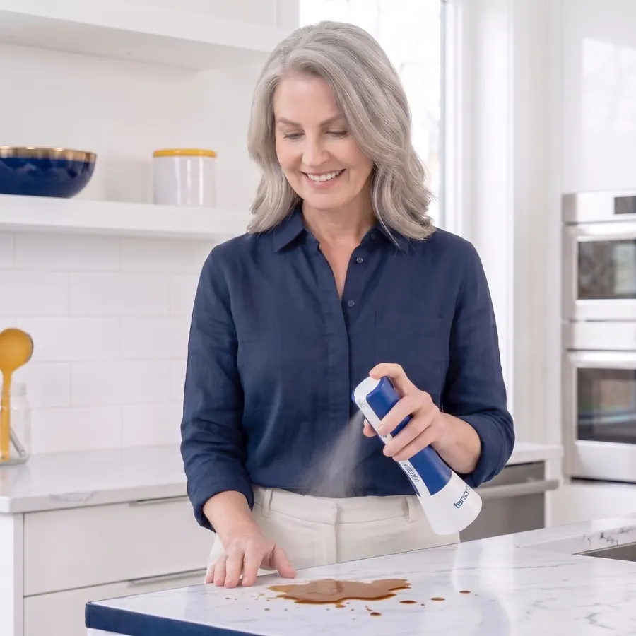 Cleaning a counter with the iClean mini